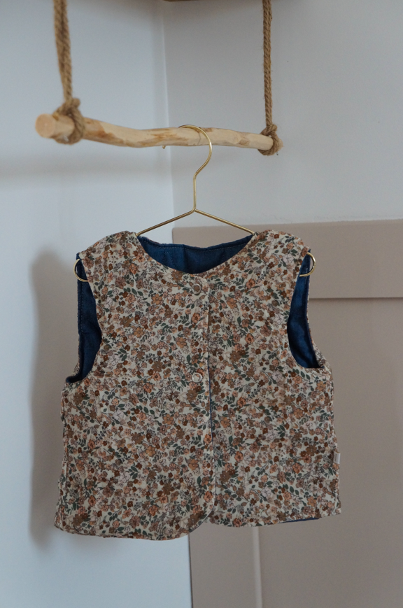 Veste matelassée sans manches Jean / Bouquet floral