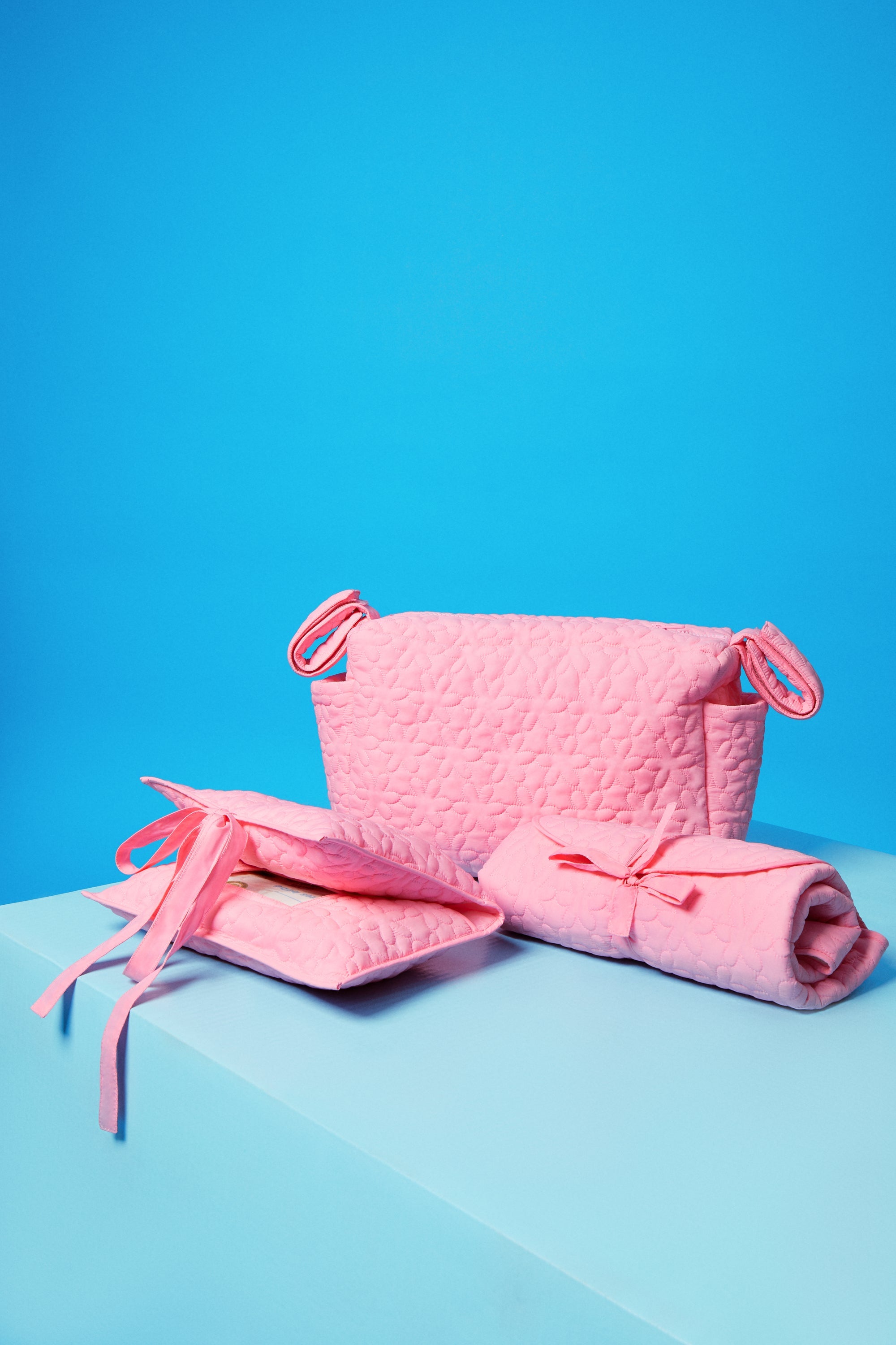 offrez la collection Nylon matelassé 26 paradis en cadeaux de naissance. Accessoires idéales pour une maman cool. Equipement pour les balades de bébé.