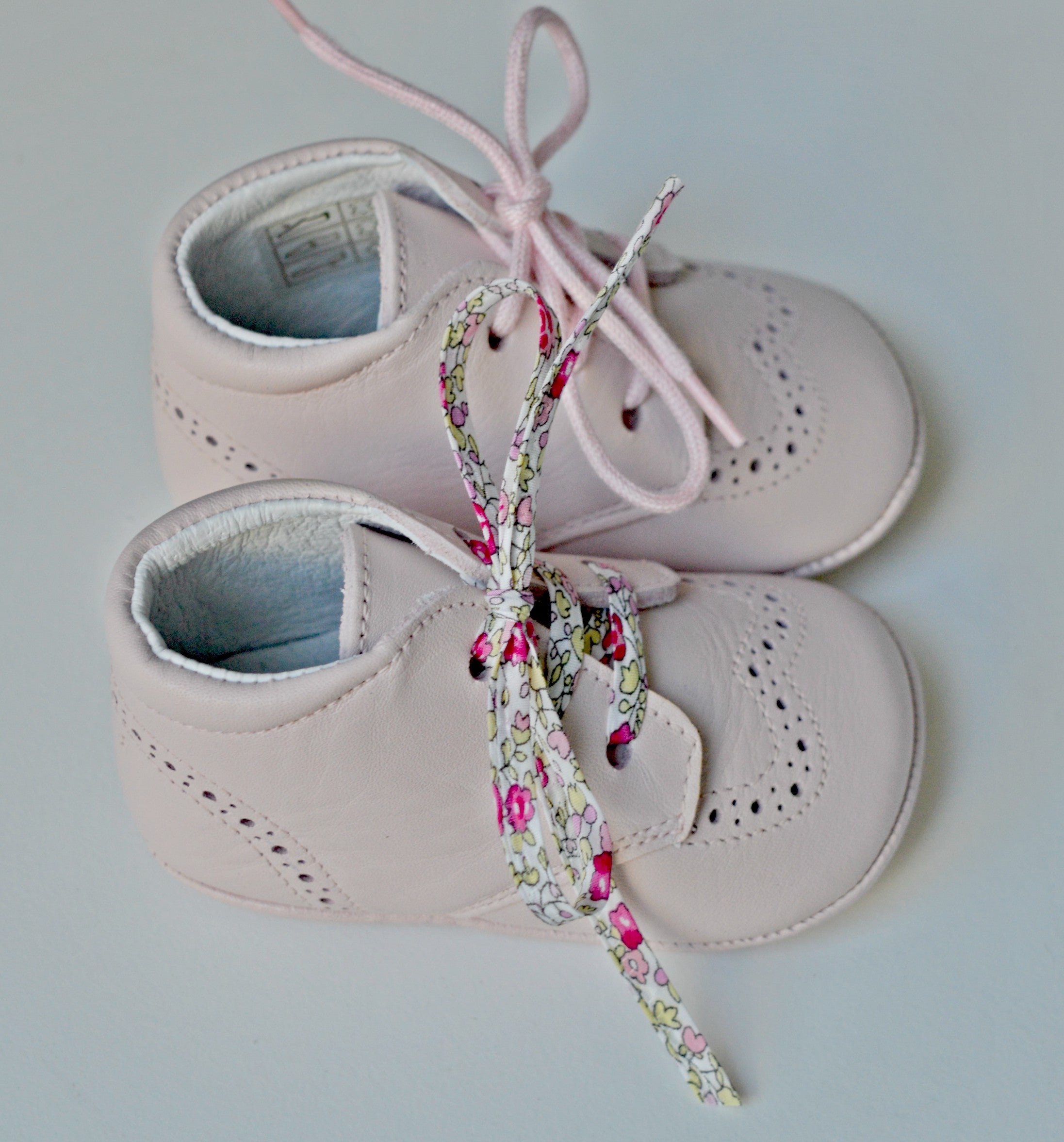 Chaussons Bébé Souples Antidérapants Mini-Adonis - Cuir Rose Pâle