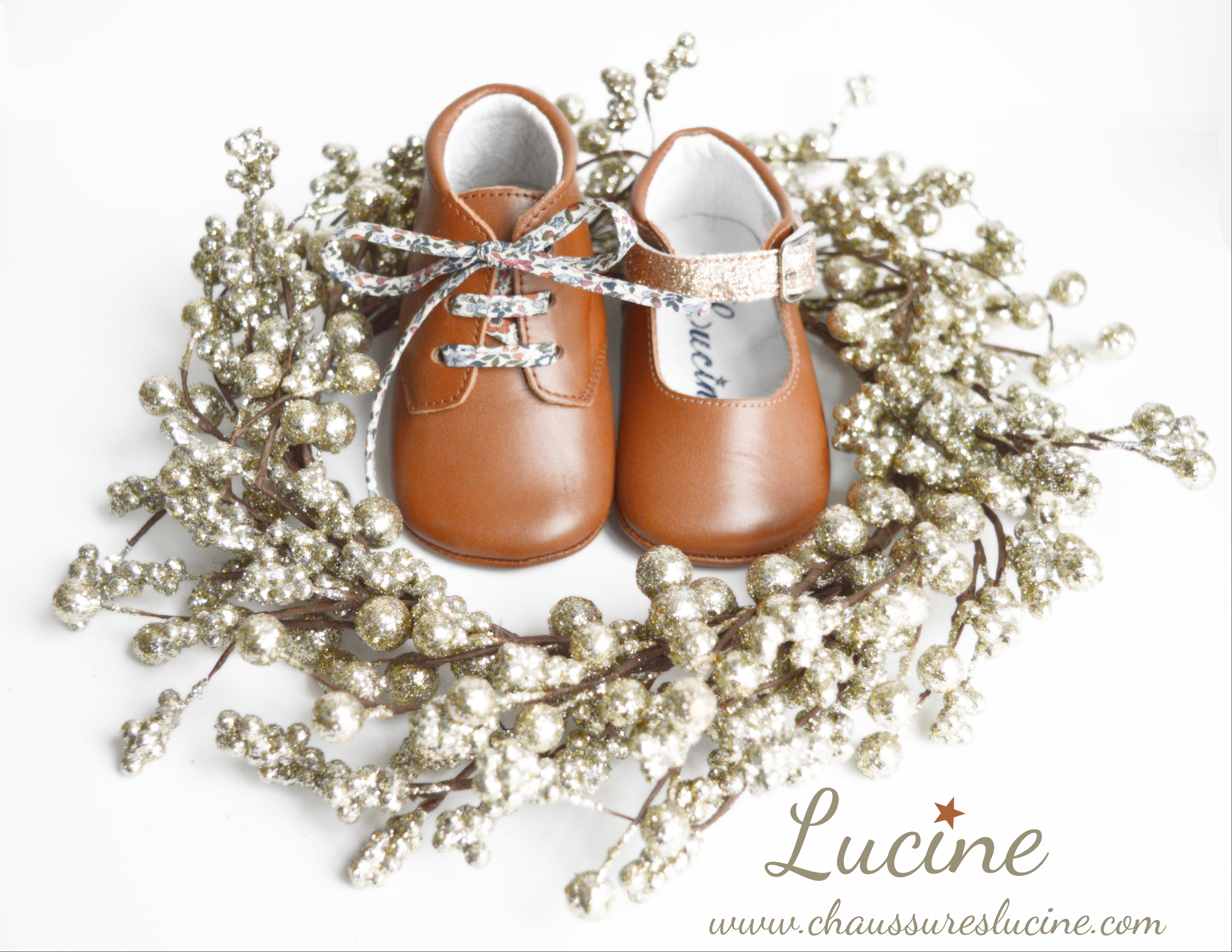 Chaussons Bébé Souples Antidérapants Fille À Boucle Mini-Alice - Cuir Camel Et Paillettes Or