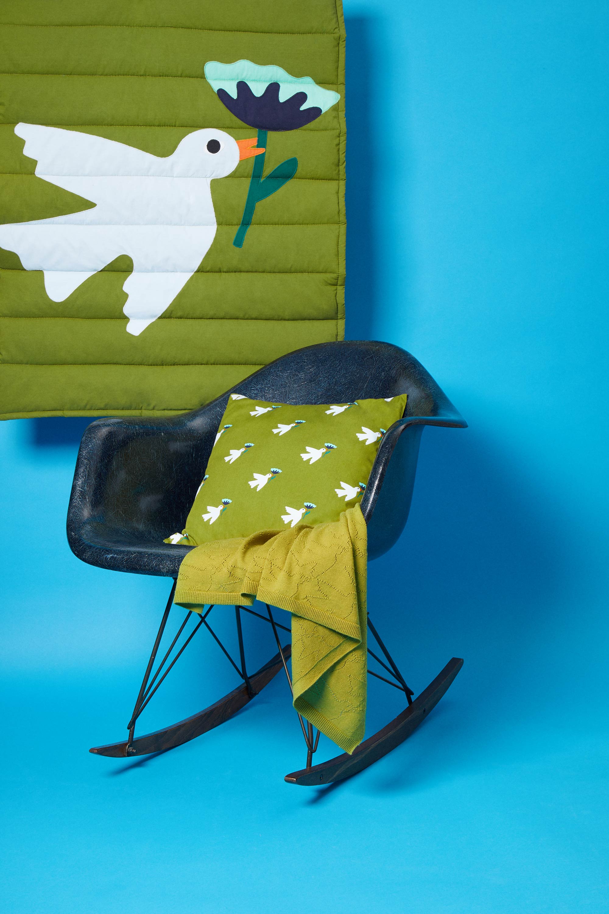 Collection 26 paradis aux couleurs actuelles et tendances. En coton imprimé ou en patchwork retrouver notre motif oiseau iconique.  
