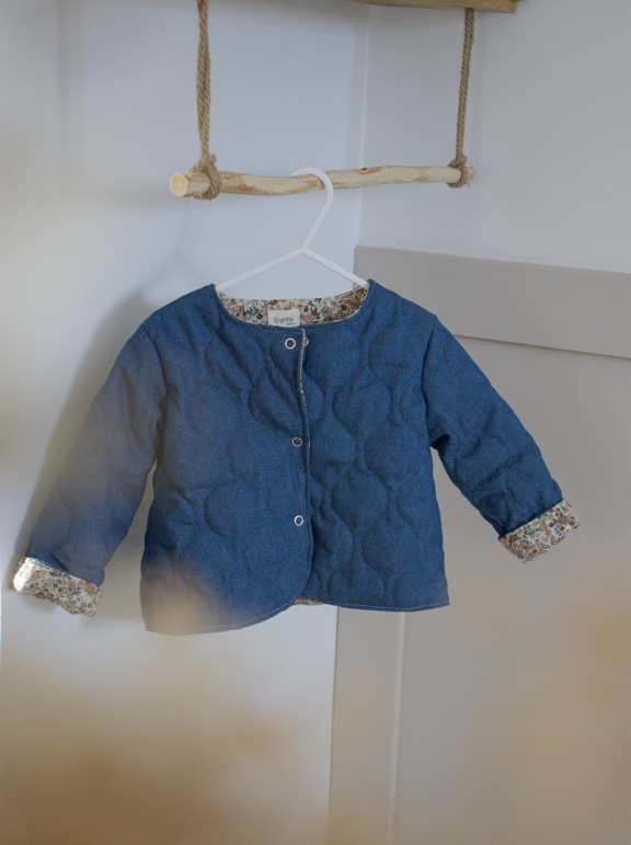 Veste matelassée avec manches Jean / Bouquet Floral