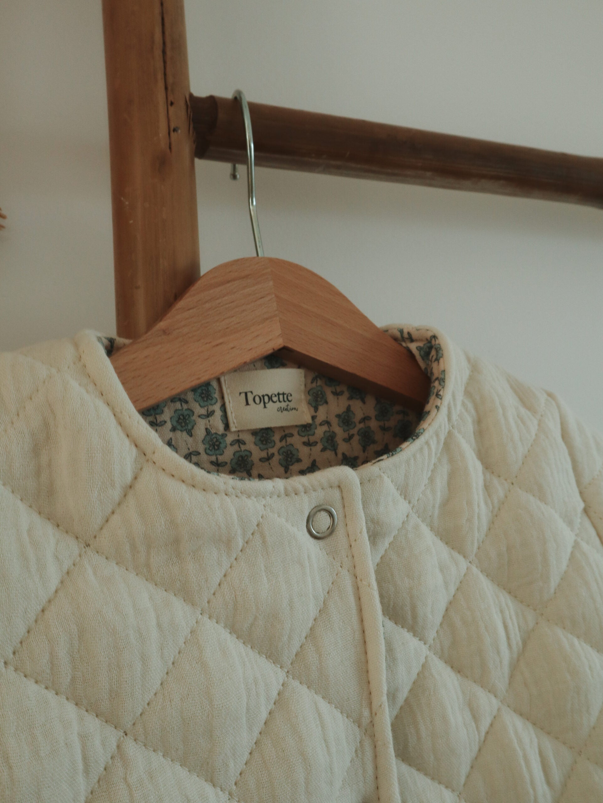 Veste matelassée avec manches Crème/Bloom